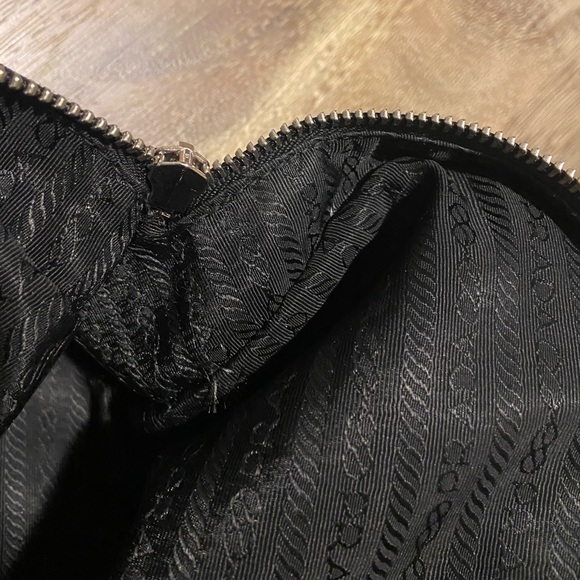 Prada handbag - Picture 10 of 13